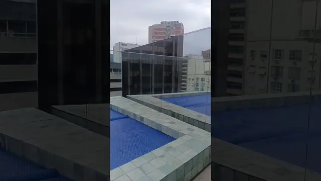Insulfilm espelhado em cobertura com piscina