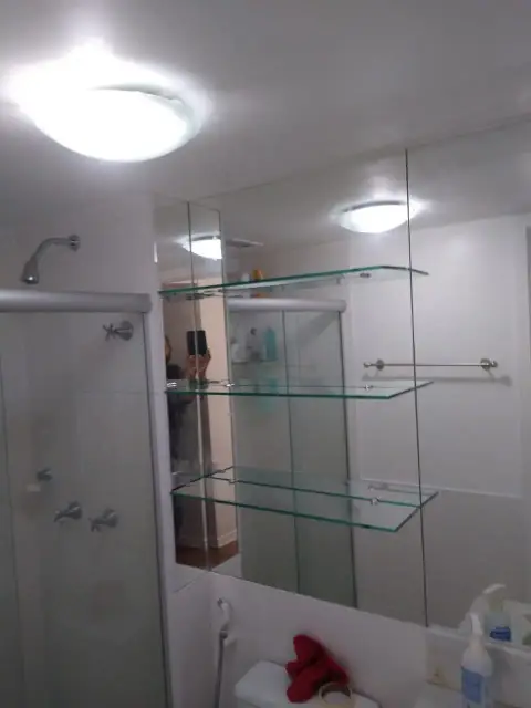 Prateleiras de vidro