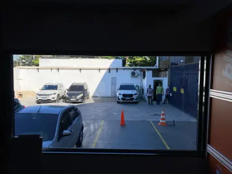 Visibilidade de dentro para fora: película fumê