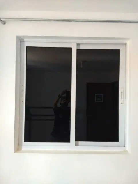 Película residencial escura com privacidade total!