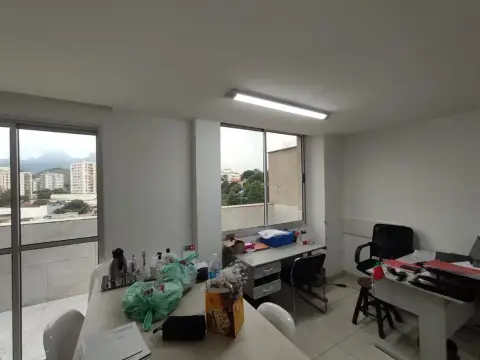 Película que fica opaca e transparente